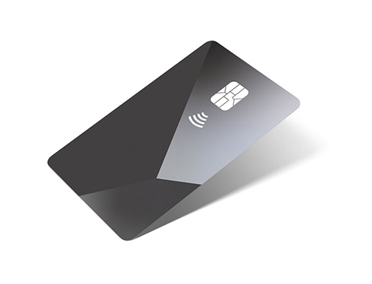 Parte frontal de una Apple Card, acabado de titanio