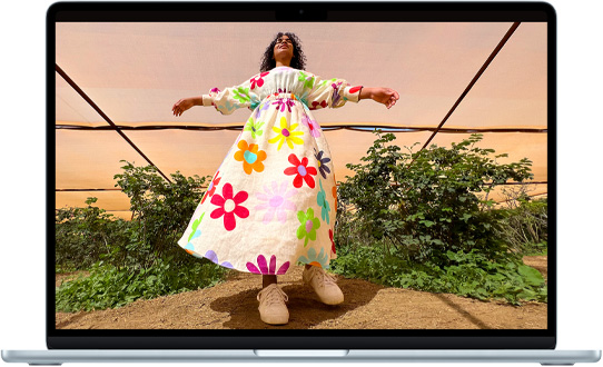 MacBook Air 15-inch, showcasing Liquid Retina display