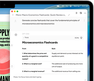 „MacBook Air“ ekranas, kuriame rodomi „Apple Intelligence“ rašymo įrankiai, naudojami kurti mokymo korteles apie mikroekonomiką ir makroekonomiką