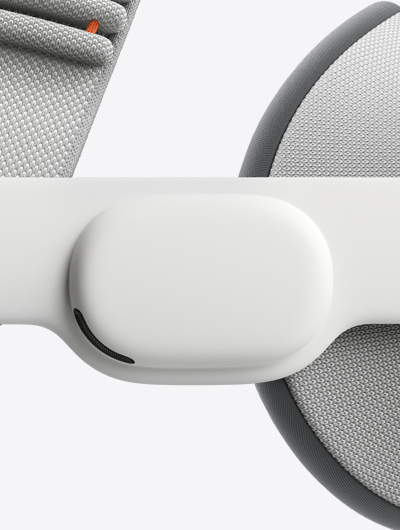 لقطة جانبية مقرّبة لجهاز Apple&nbsp;Vision&nbsp;Pro تعرض حزام الصوت