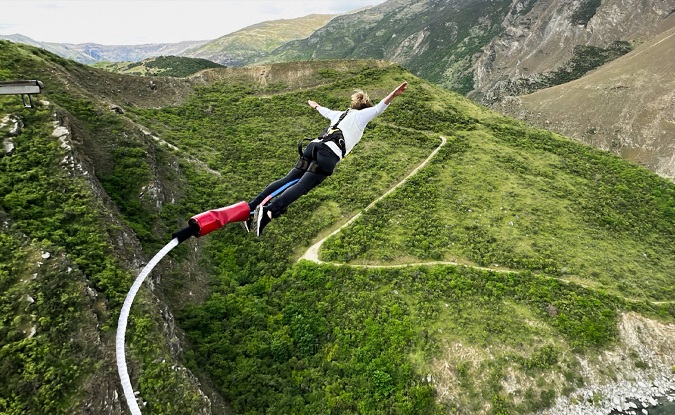 Az AJ Hackett Bungy New Zealand iPhone segítségével örökít és oszt meg lenyűgöző képeket az ügyfeleivel öt festői új-zélandi helyszínről.
